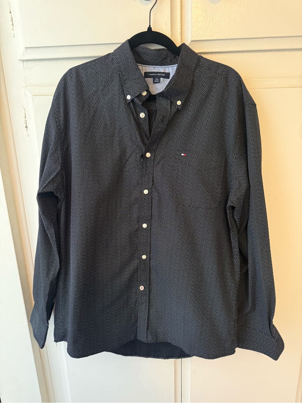 Tommy Men's Black Micro-Pattern Button-Down Shirt